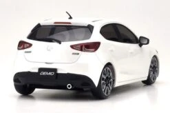 Kyosho 32422WP-B MINI-Z FWD MA-03F Mazda 2 White Pearl Mica RS 32422WP-B